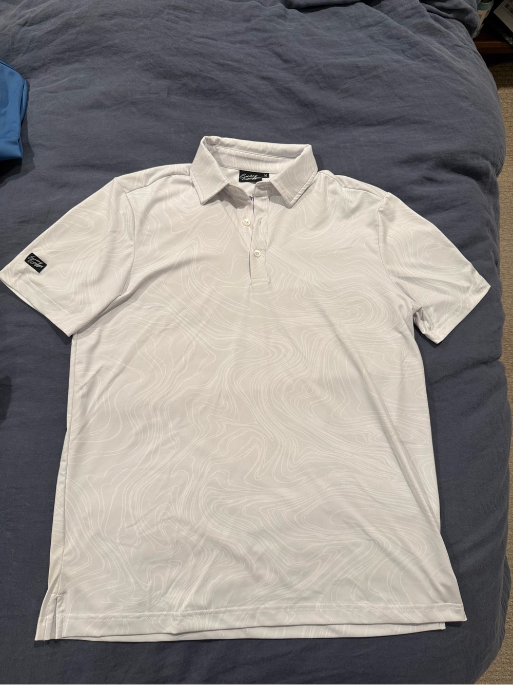 Men's light gray Subtle-Pattern Golf Polo - (Brand: Sunday Swagger) Brand New